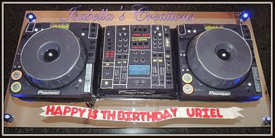 DJ Turntable cake  - Cake by Isabella's Creations
