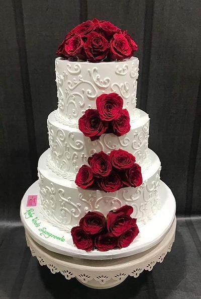 Red red roses  - Cake by Michelle's Sweet Temptation