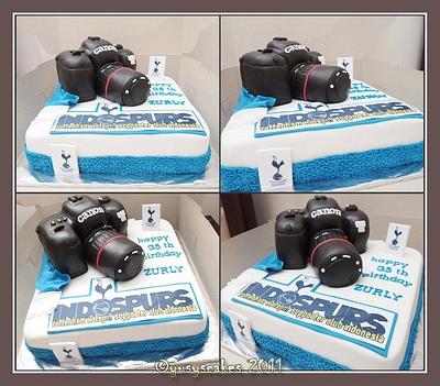 Camera Canon Cake - Cake by Yusy Sriwindawati