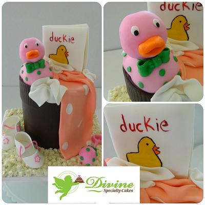 Duckie theme baby shower - Cake by Divine Specialty