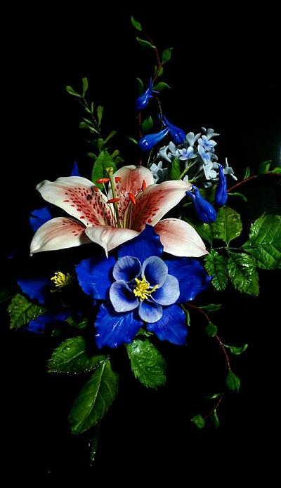 Starglazer Lily, Lilac and Columbine gumpaste flowers - Cake by Catalina Anghel azúcar'arte