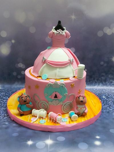 Cinderella cake - Cake by toppings