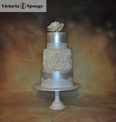 Winter Ruffle Rose - Cake by Victoria Forward