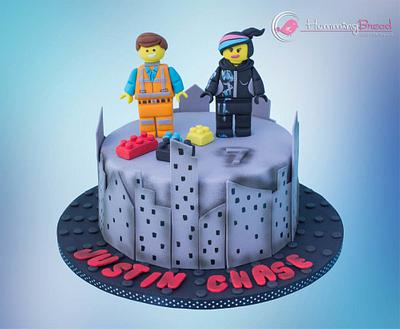 Emmet and Wyldstyle Lego - Cake by HummingBread