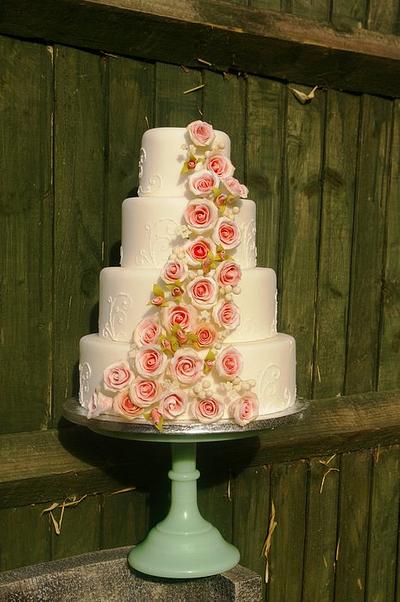 cascade of roses - Cake by Nadya