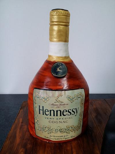 Hennessy Bottle Cake - Cake by hechoamano
