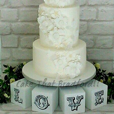 white wedding  - Cake by cake that Bradford