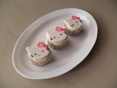 Hello Kitty! - Cake by Linuskitchen