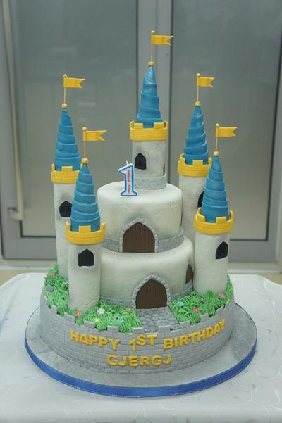 Castle cake  - Cake by Maja Brookes