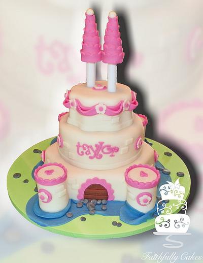 Pink and White 4th Birthday Castle - Cake by FaithfullyCakes