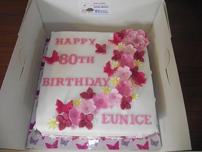 pink flowery - Cake by lisa's cakes