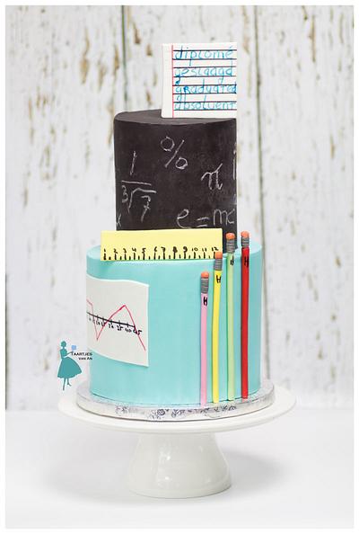Graduation cake - Cake by Taartjes van An (Anneke)