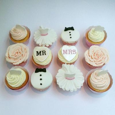 Wedding Cupcakes - Cake by Claire Lawrence