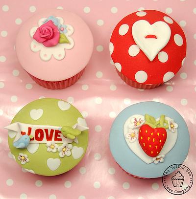 Cath Kidston Valentines Cupcakes - Cake by Yellow Bee Sugar Art by Vicky Teather