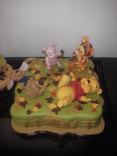 Winnie the pooth - Cake by Nicole Veloso