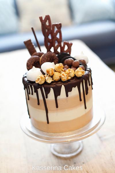 Chocolate and caramel candy cake - Cake by Kasserina Cakes