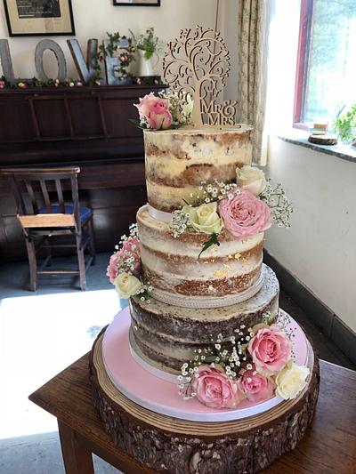 Naked wedding cake - Cake by Candy's Cupcakes