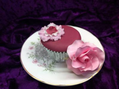 Pink cupcake - Cake by helen Jane Cake Design 