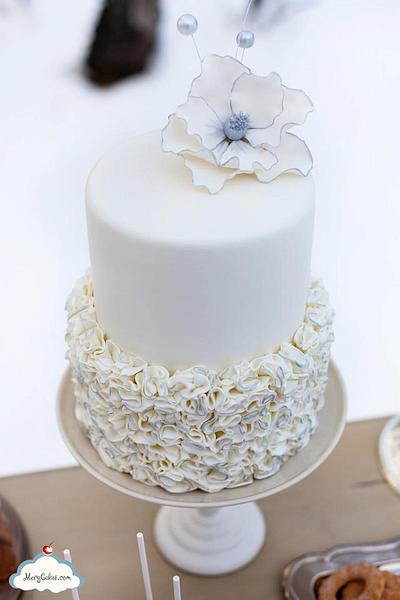 Winter Wedding Cake - Cake by Mery Cakes