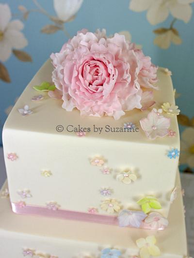 Peony with blossoms - Cake by suzanne