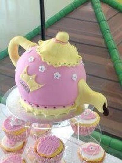 Tea Party - Cake by Lisa