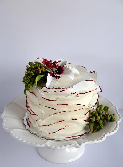 Fall Berries Wedding Cake - Cake by Kellie Witzke