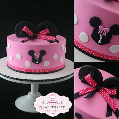 Minnie Mouse Inspired - Cake by cjsweettreats