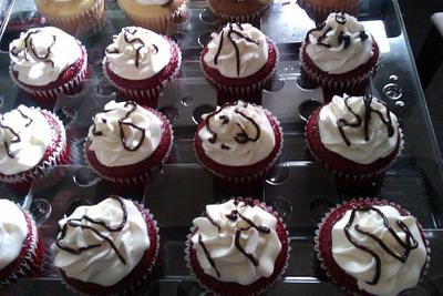 Red Velvet Cupcakes - Cake by Michelle Allen