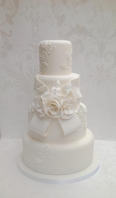 White wedding - Cake by Samantha's Cake Design