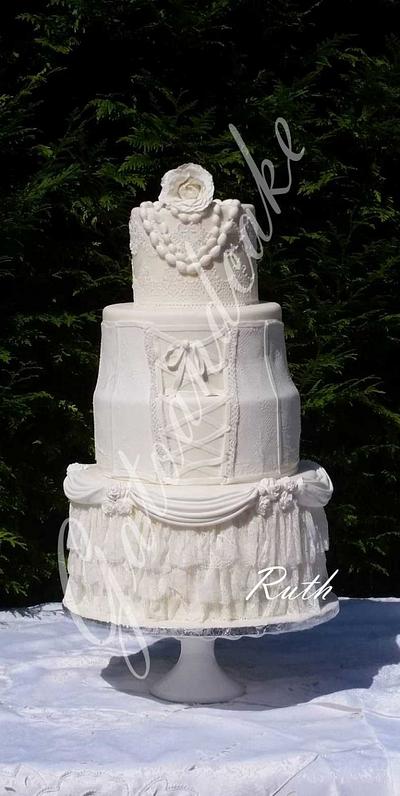 Burlesque Wedding cake - Cake by Ruth - Gatoandcake