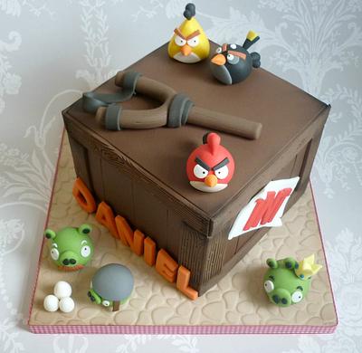 Angry Birds birthday cake - Cake by Isabelle Bambridge