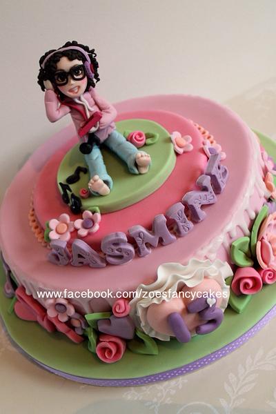 13th birthday cake - Cake by Zoe's Fancy Cakes