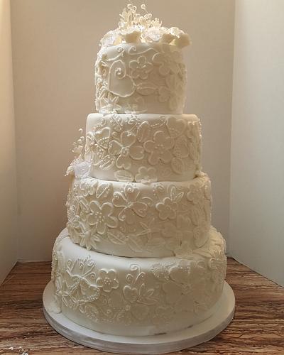 Lace Love Wedding Cake - Cake by Tiffany DuMoulin