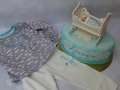 baby shower cake in combination wit present - Cake by Janny Bakker