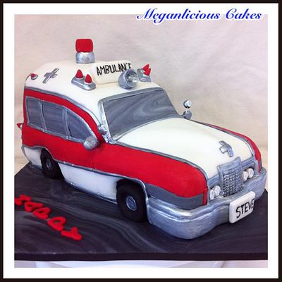 Retro Ambulance - Cake by Meganlicious Cakes