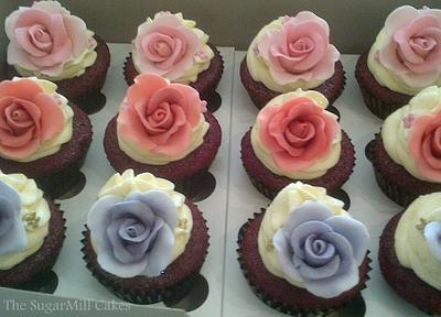 cupcakes - Cake by sugarmillcakes