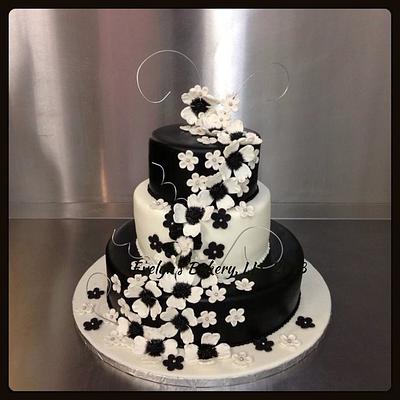 Black & White - Cake by Evelyn Vargas
