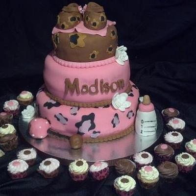 Baby Madison - Cake by Sophia Starnes