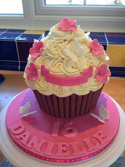 Butterfly Giant Cupcake - Cake by Sajocakes