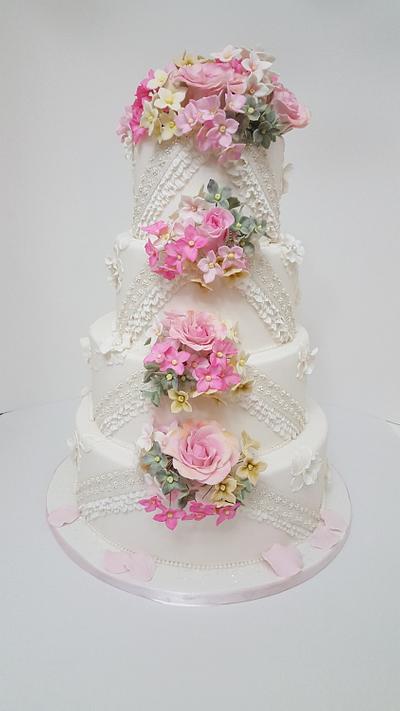 Vintage wedding cake - Cake by Tascha's Cakes