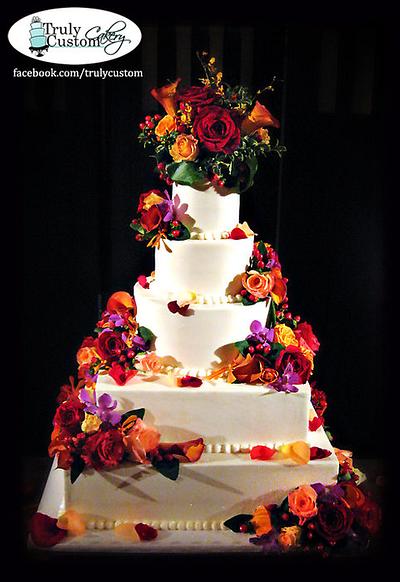Buttercream & Fresh Flower's Wedding Cake - Cake by TrulyCustom