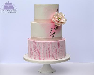 Open peony and crackled effect - Cake by Magda's Cakes (Magda Pietkiewicz)
