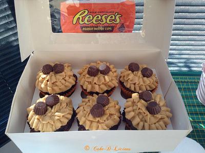 Reeses peanut butter Cupcakes - Cake by Sweet Lakes Cakes