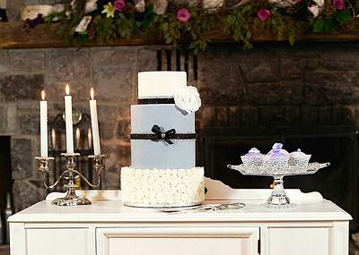 Wedding cake - Cake by Ediblesins