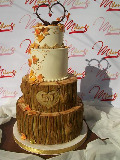 "AUTUMNAL WEDDING CAKE" - Cake by SONIA PORCÚ