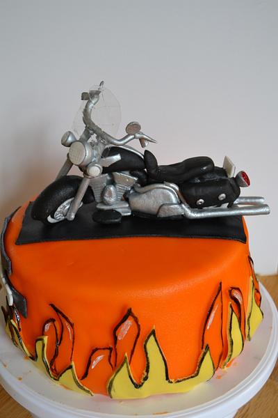 Motorcycle cake - Cake by Stheavenstreet