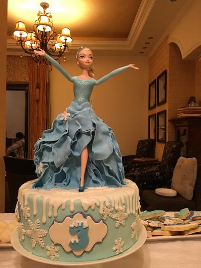 Elsa - Cake by Patricia El Murr