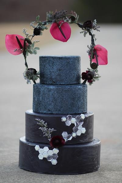 Black Wedding Cake - Cake by QuilliansGrill