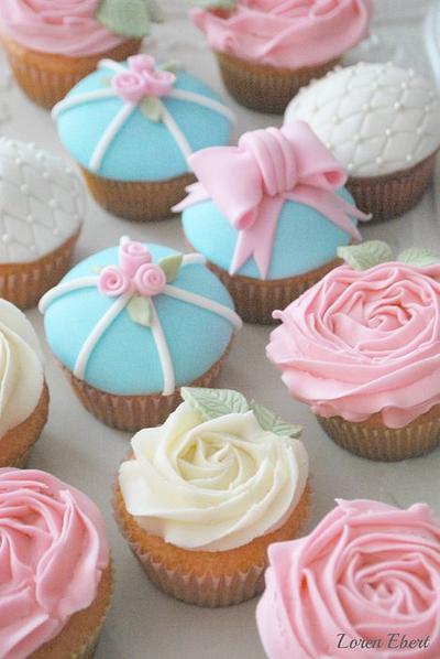 Shabby Chic Cupcakes! - Cake by Loren Ebert