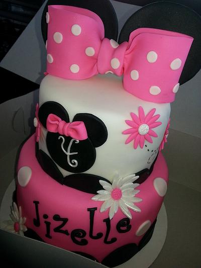 Minnie Mouse - Cake by Danielle Carroll